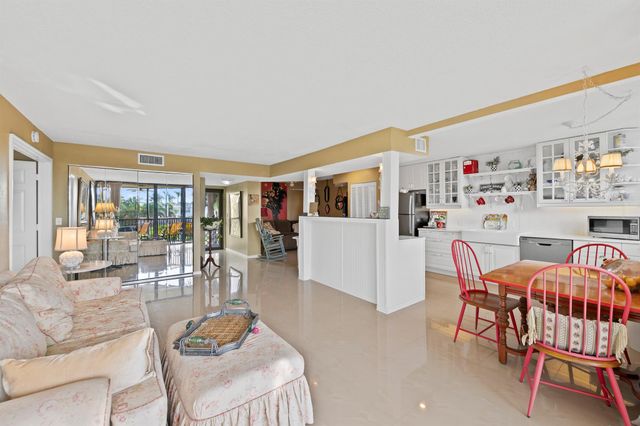 800 Jeffery Street 204, Boca Raton, FL 33487