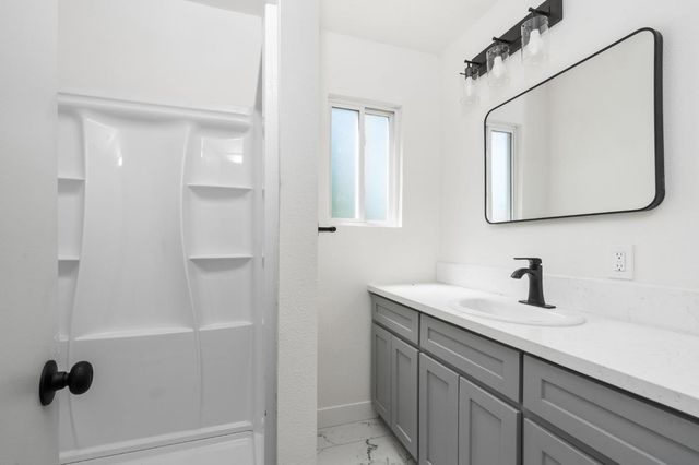 4843 N Doon Way, Fresno, CA 93726