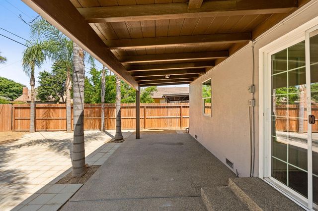 4843 N Doon Way, Fresno, CA 93726