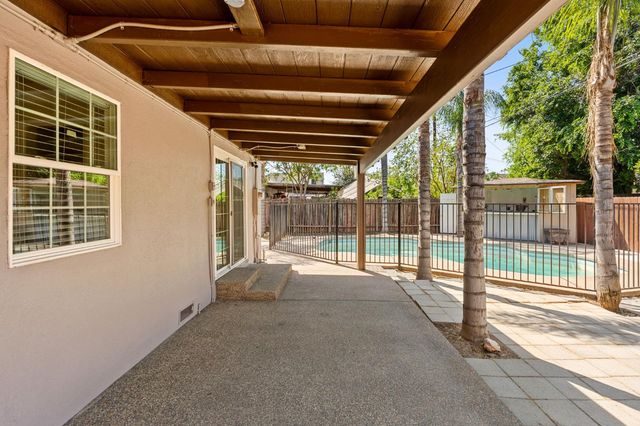 4843 N Doon Way, Fresno, CA 93726