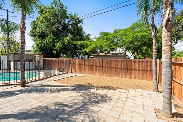 4843 N Doon Way, Fresno, CA 93726