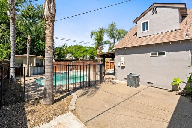 4843 N Doon Way, Fresno, CA 93726