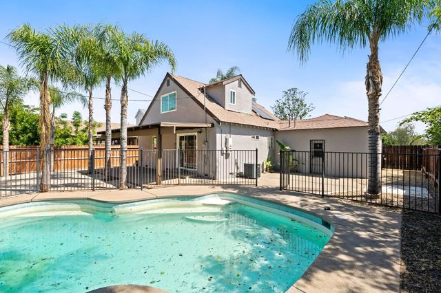 4843 N Doon Way, Fresno, CA 93726