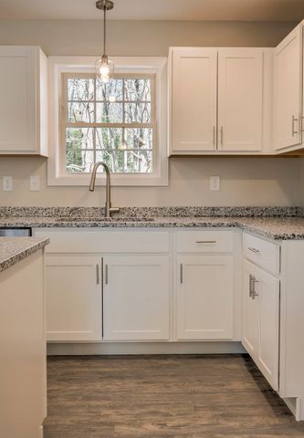 1 Ashley Avenue, Hinsdale, NH 03451