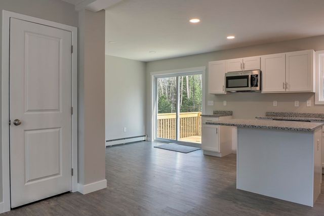 1 Ashley Avenue, Hinsdale, NH 03451