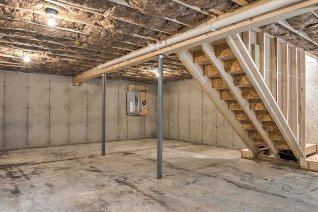 1 Ashley Avenue, Hinsdale, NH 03451