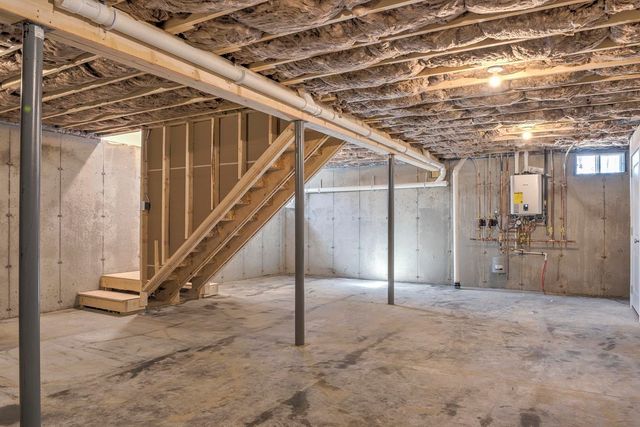 1 Ashley Avenue, Hinsdale, NH 03451