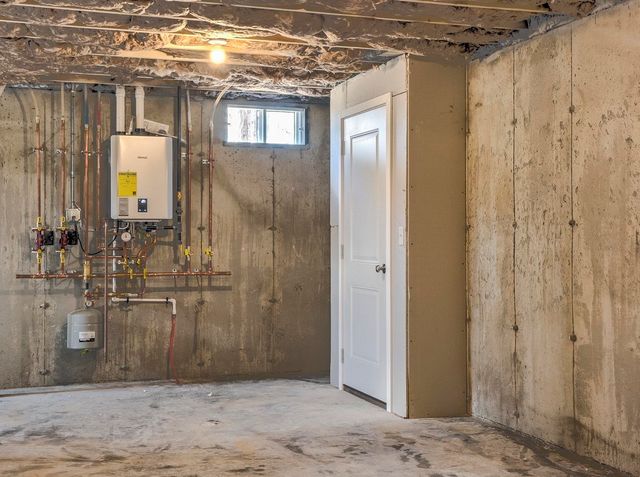 1 Ashley Avenue, Hinsdale, NH 03451