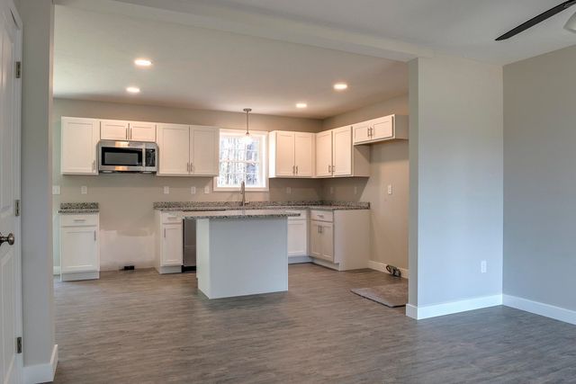 1 Ashley Avenue, Hinsdale, NH 03451