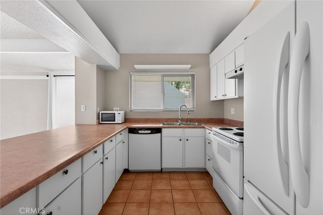 29266 Via Frontera Rd, Murrieta, CA 92563