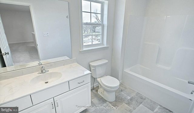 7827 OAK BROOK DR, Harrisburg, PA 17112