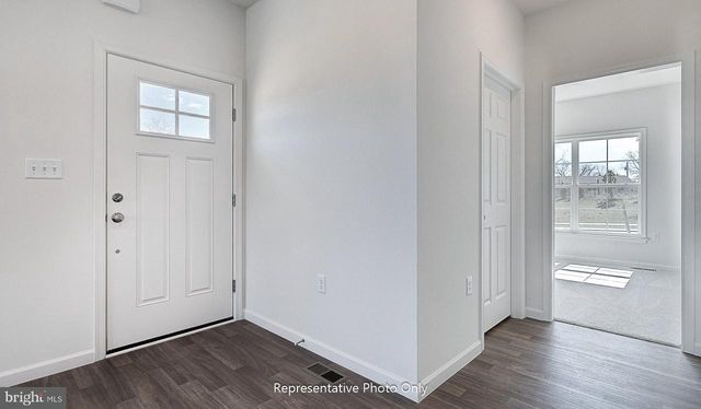 7827 OAK BROOK DR, Harrisburg, PA 17112