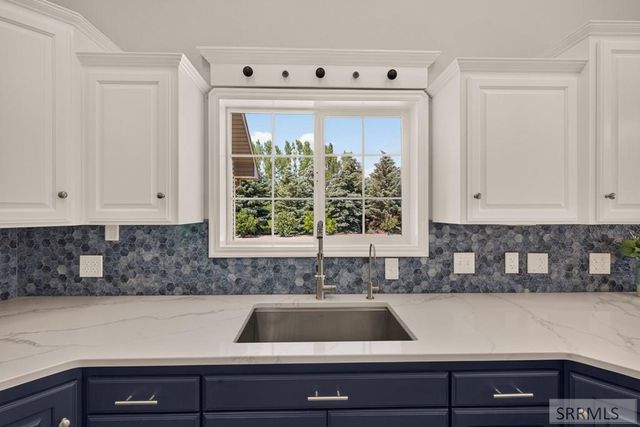 1061 N 1200 E, Shelley, ID 83274