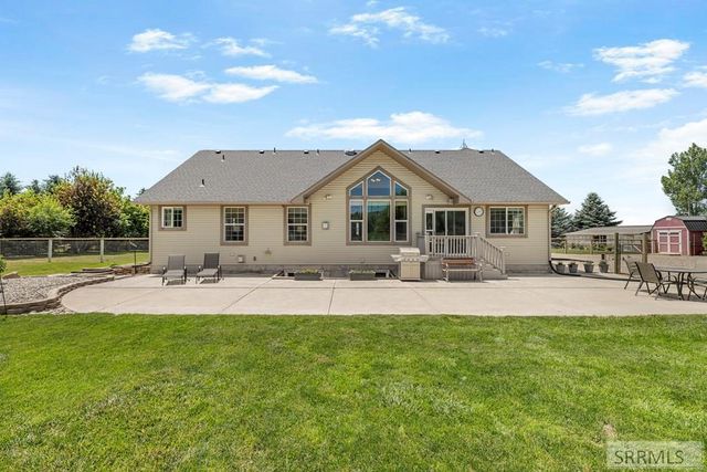 1061 N 1200 E, Shelley, ID 83274
