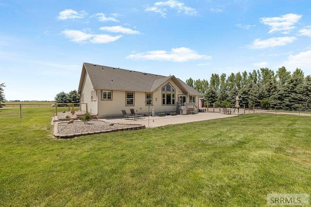 1061 N 1200 E, Shelley, ID 83274