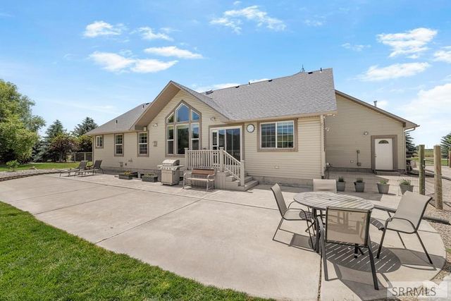 1061 N 1200 E, Shelley, ID 83274