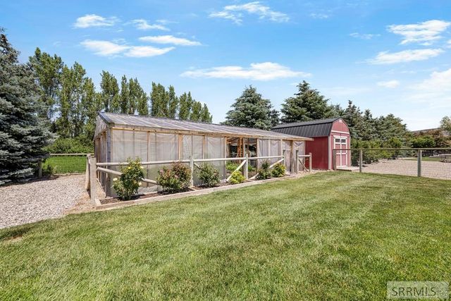 1061 N 1200 E, Shelley, ID 83274