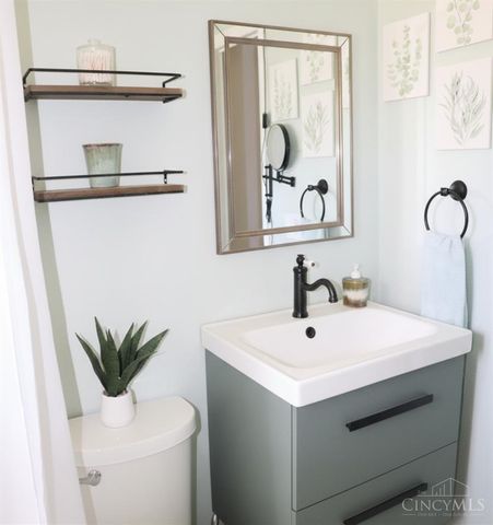 648 Chateau Dr, Union Twp, OH 45244