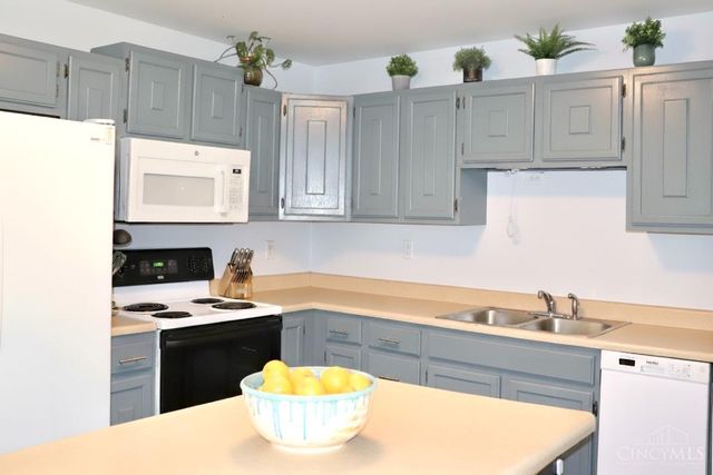 648 Chateau Dr, Union Twp, OH 45244