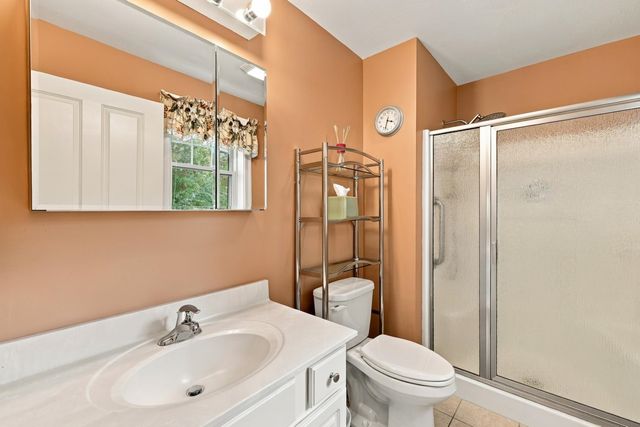 33 Reflection Drive, Hudson, NH 03051