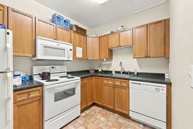 33 Reflection Drive, Hudson, NH 03051