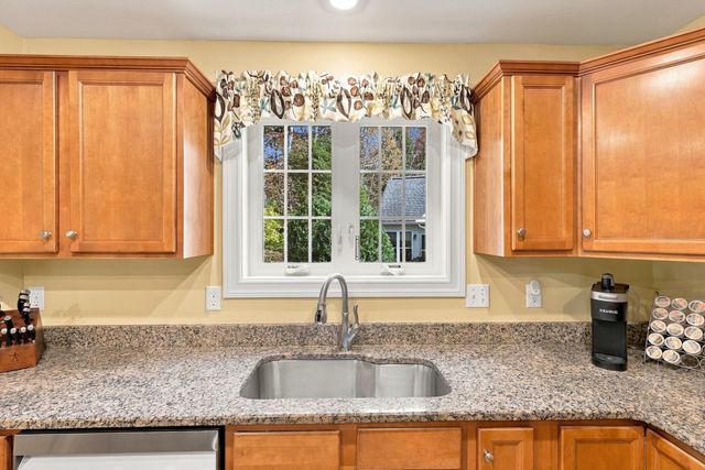 33 Reflection Drive, Hudson, NH 03051