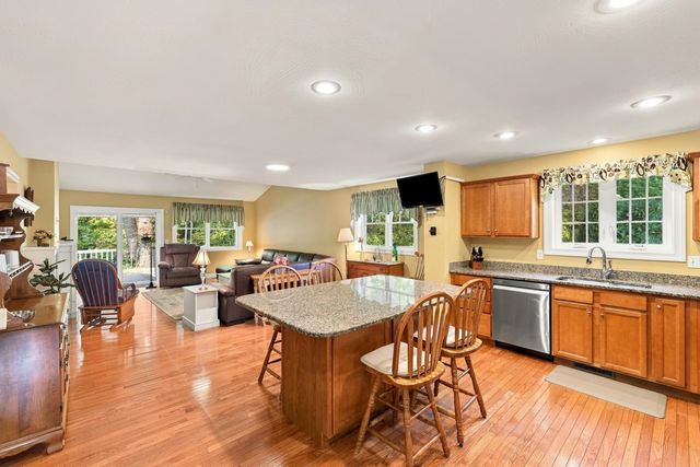 33 Reflection Drive, Hudson, NH 03051