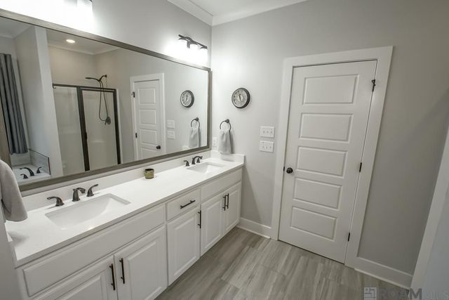 10106 Grayton Dr, Central, LA 70818