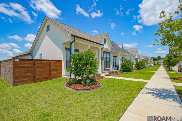 10106 Grayton Dr, Central, LA 70818
