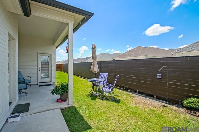 10106 Grayton Dr, Central, LA 70818