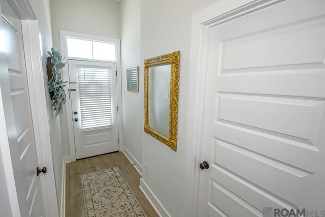 10106 Grayton Dr, Central, LA 70818