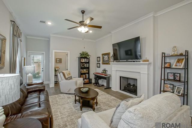 10106 Grayton Dr, Central, LA 70818