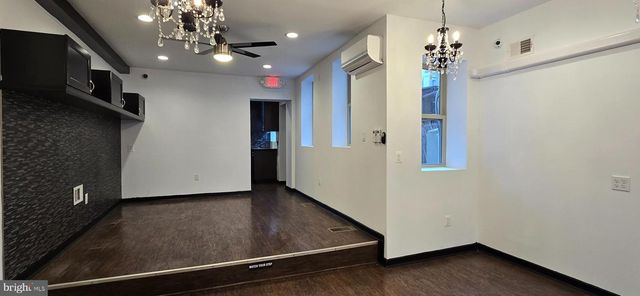 605 E GIRARD AVE, Philadelphia, PA 19125