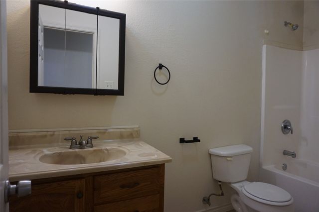 2611 Fernwood Avenue, Dallas, TX 75216