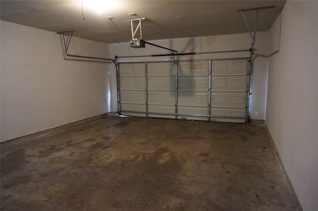 2611 Fernwood Avenue, Dallas, TX 75216