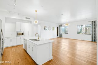 3131 N CENTRAL Avenue 3009, Phoenix, AZ 85012