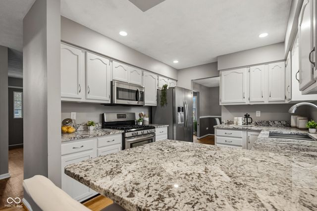 730 Rocky Ford Road, Columbus, IN 47203