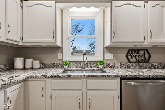 730 Rocky Ford Road, Columbus, IN 47203