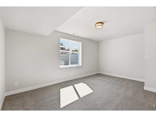 8467 Annapolis Dr, Windsor, CO 80528