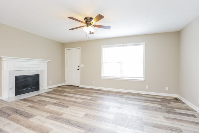 111 Grant Ct, Portland, TN 37148