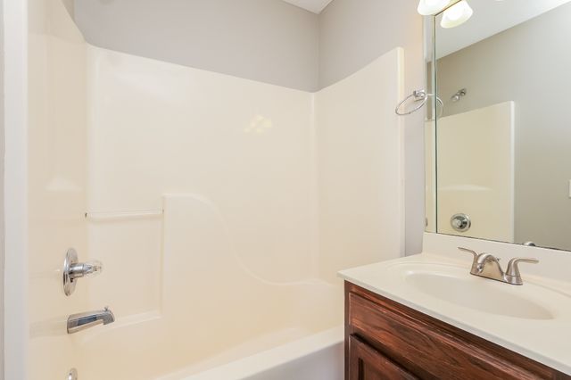 111 Grant Ct, Portland, TN 37148