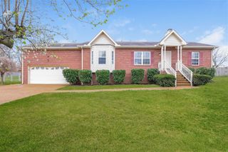 111 Grant Ct, Portland, TN 37148