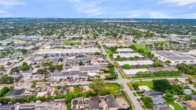 2113 SW 58th Ave, West Park, FL 33023