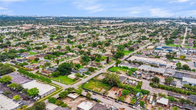 2113 SW 58th Ave, West Park, FL 33023