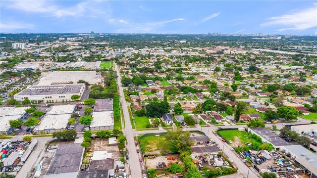 2113 SW 58th Ave, West Park, FL 33023