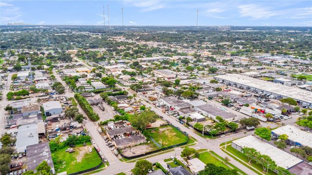 2113 SW 58th Ave, West Park, FL 33023