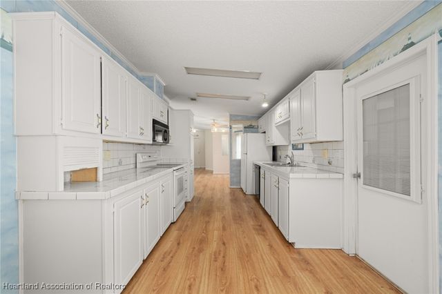 2881 E Spinnaker Drive, Avon Park, FL 33825