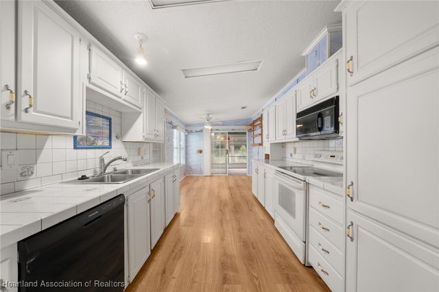 2881 E Spinnaker Drive, Avon Park, FL 33825