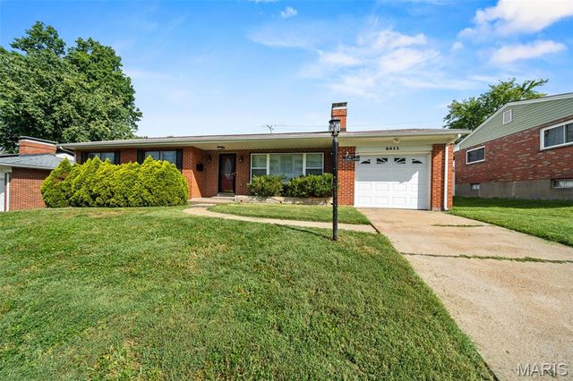 8611 Rowland Drive, St Louis, MO 63132