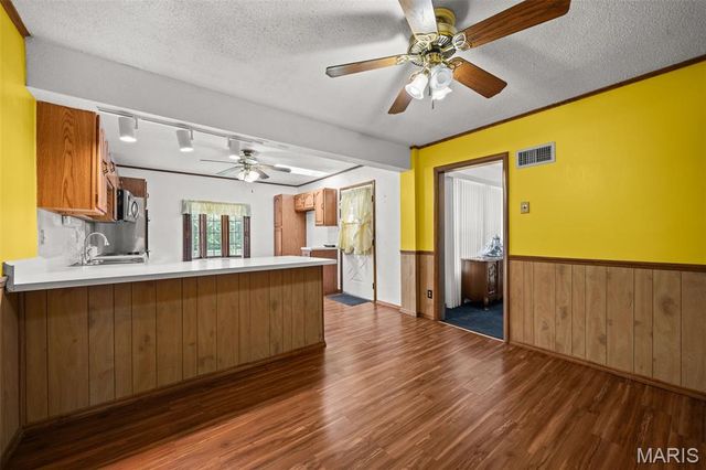 8611 Rowland Drive, St Louis, MO 63132